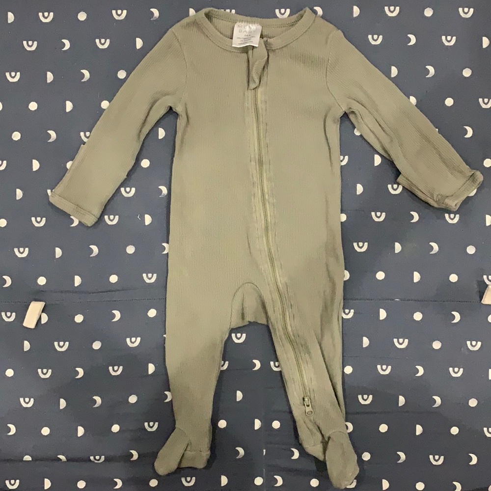Mebie Baby footed pajamas with 2 way zipper; 3-6m